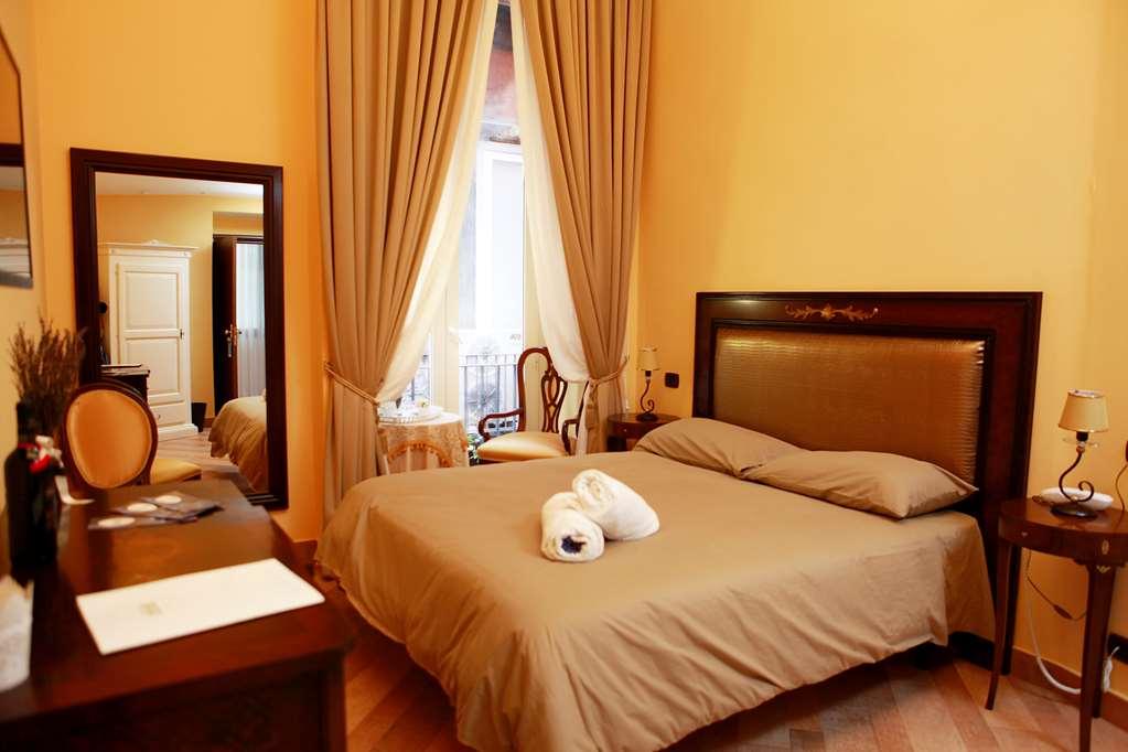 Hotel Lanfipe Palace Naples Bilik gambar